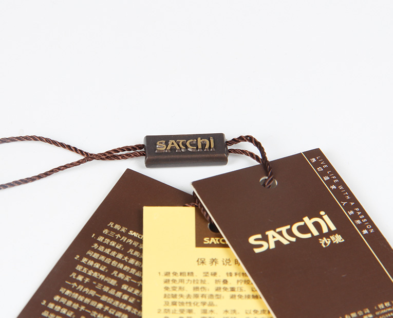 在服裝的紙牌定做過程中1個個環保新秀為何頻頻受挫？